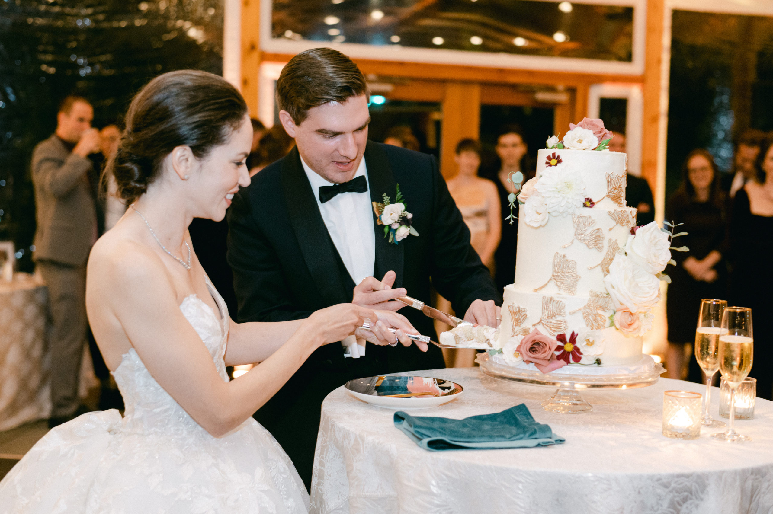 Ashley and David's Luxurious Inns of Aurora Wedding_Wedding Cake Cutting_Verve Event Co.