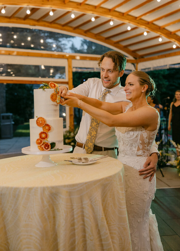 inns of aurora cake cutting