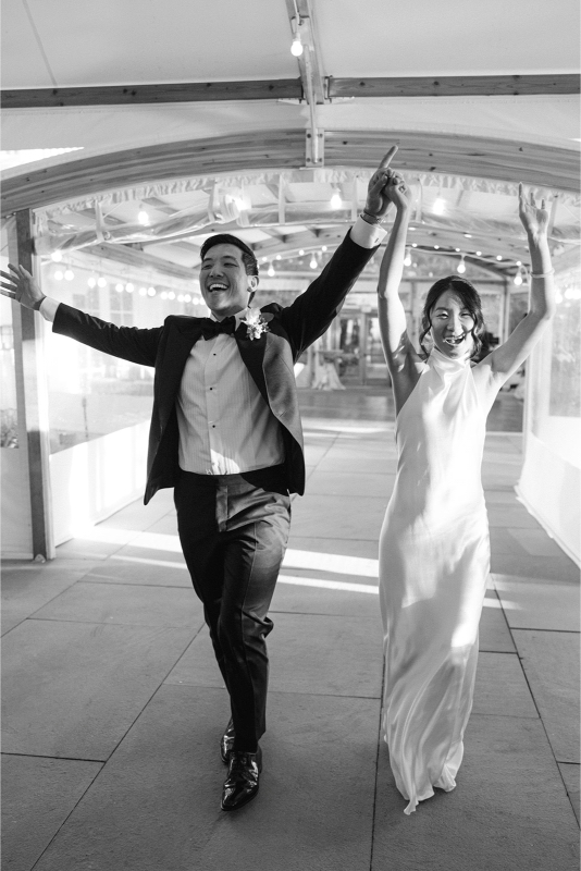 bride and groom entrance at inns of aurora