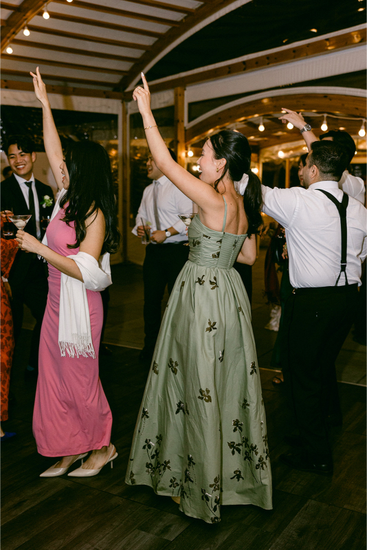 dancing at wedding