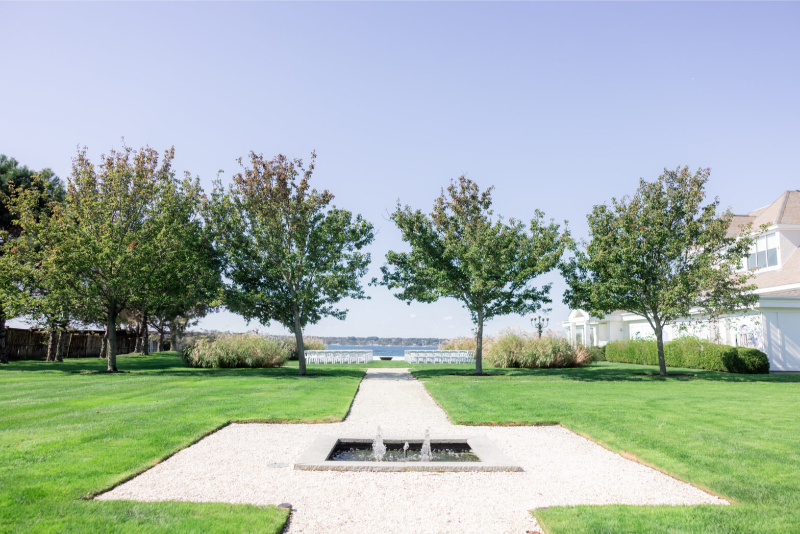 The lawn at The Island House wedding venue in Rhode Island.